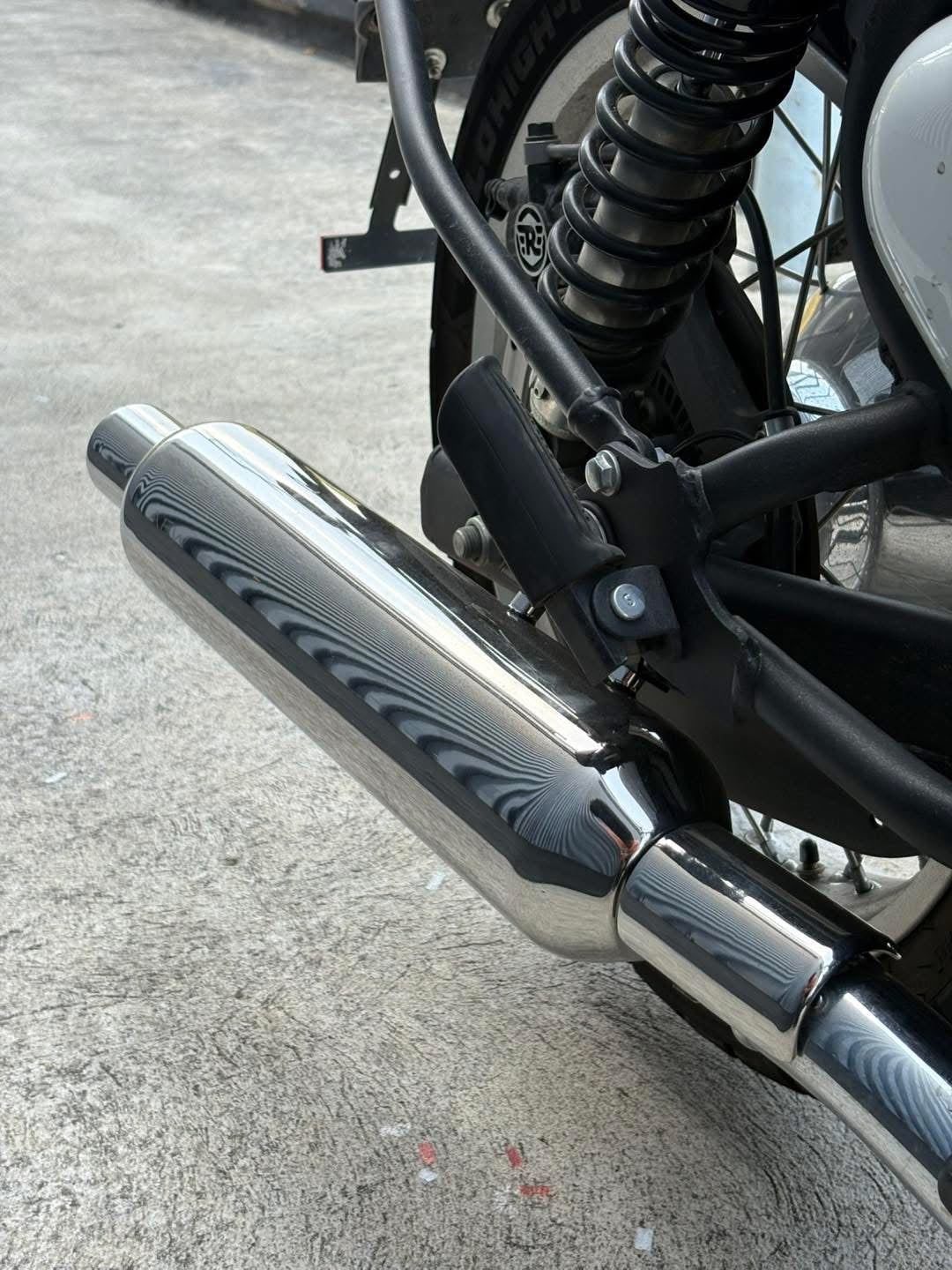 AEW Exhaust For Classic 650