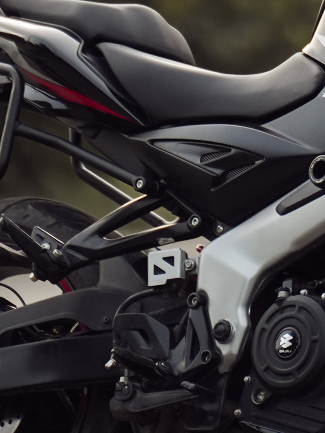 Bajaj Pulsar NS400Z Casque Rear Oil Cap - View 4