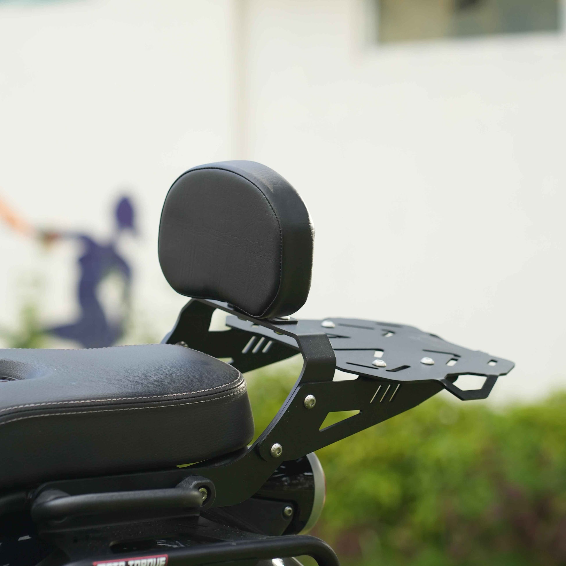 Rear luggage rack with passenger backrest on a Royal Enfield Shotgun 650