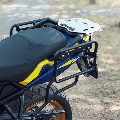 Suzuki V-Strom 800DE pannier stay mounted on motorcycle