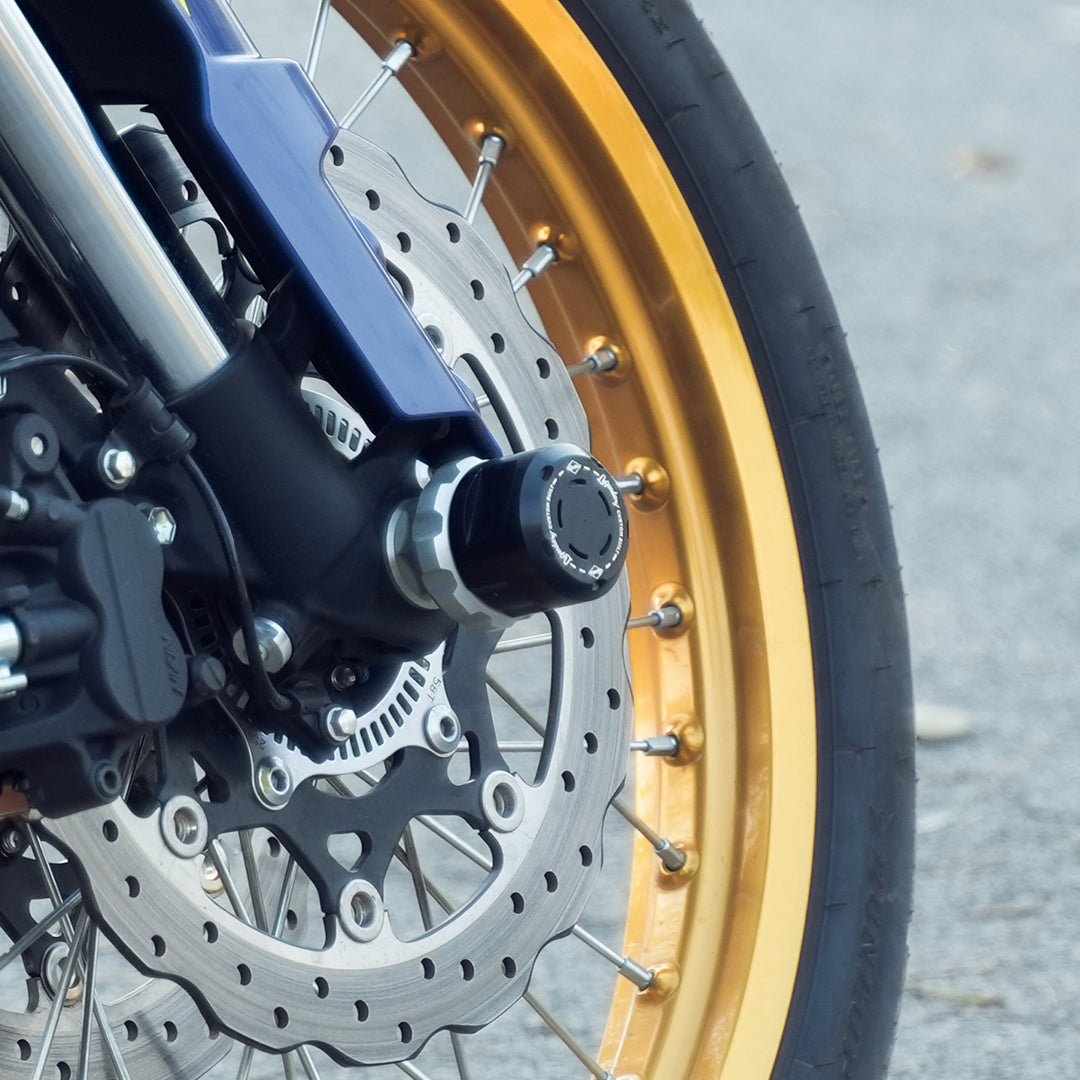 Suzuki V-Strom 800DE front axle slider mounted