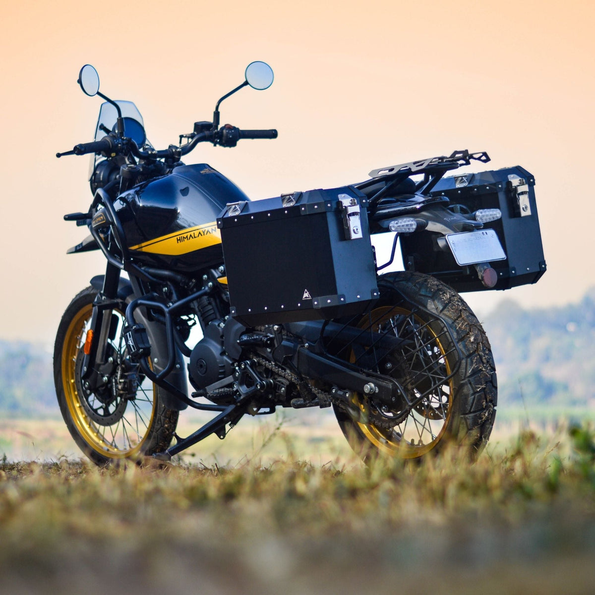 Himalayan 450 panniers detail