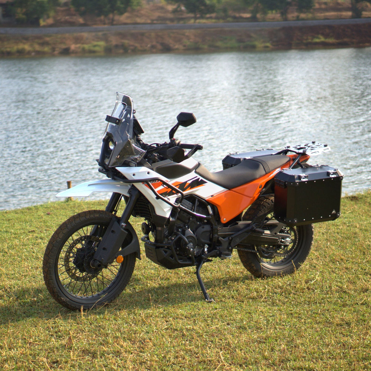 KTM 390 Adventure 2025 aluminium panniers view 6