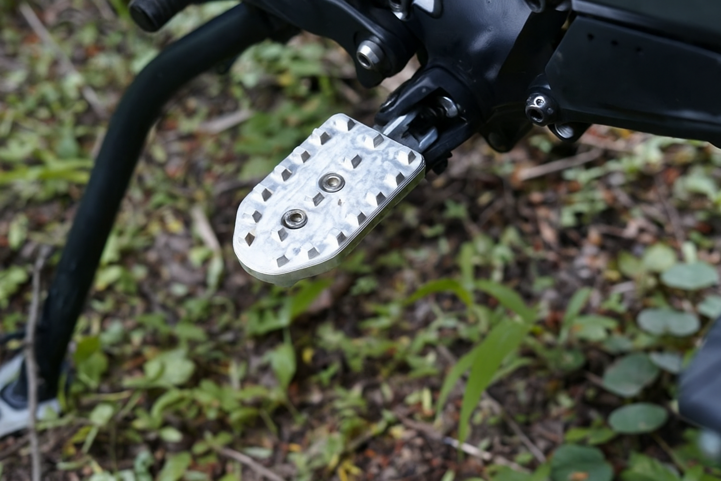 Premium CNC Aluminium Traction Rally Footpegs for KTM Adventure 390 R (2025 Model)